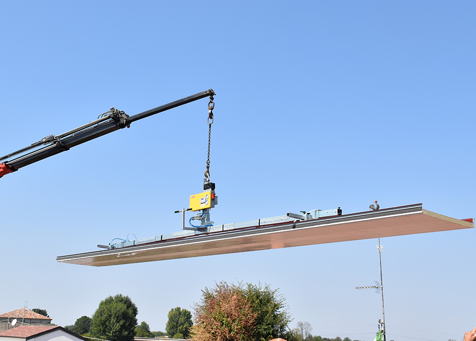 Top 10 Safety Precautions When Using The Sandwich Panel Lifter